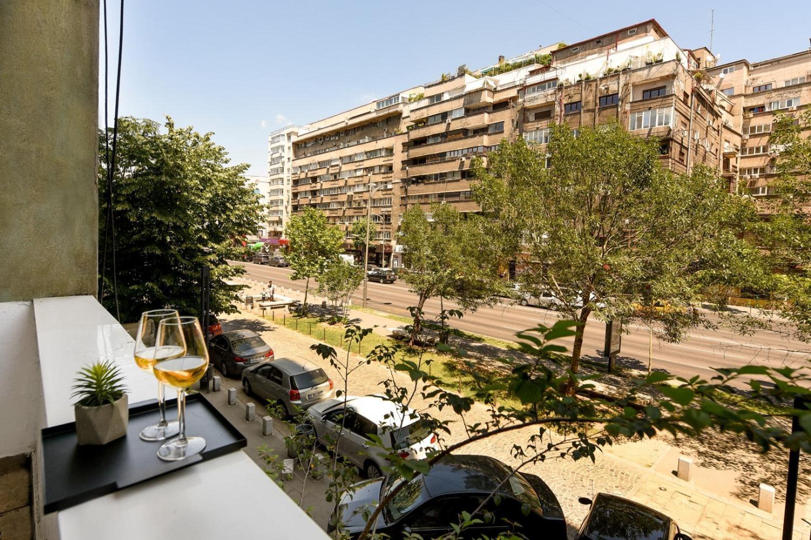Downtown Oasis: Central Apartments With Cozy Charm Bukurešť Exteriér fotografie