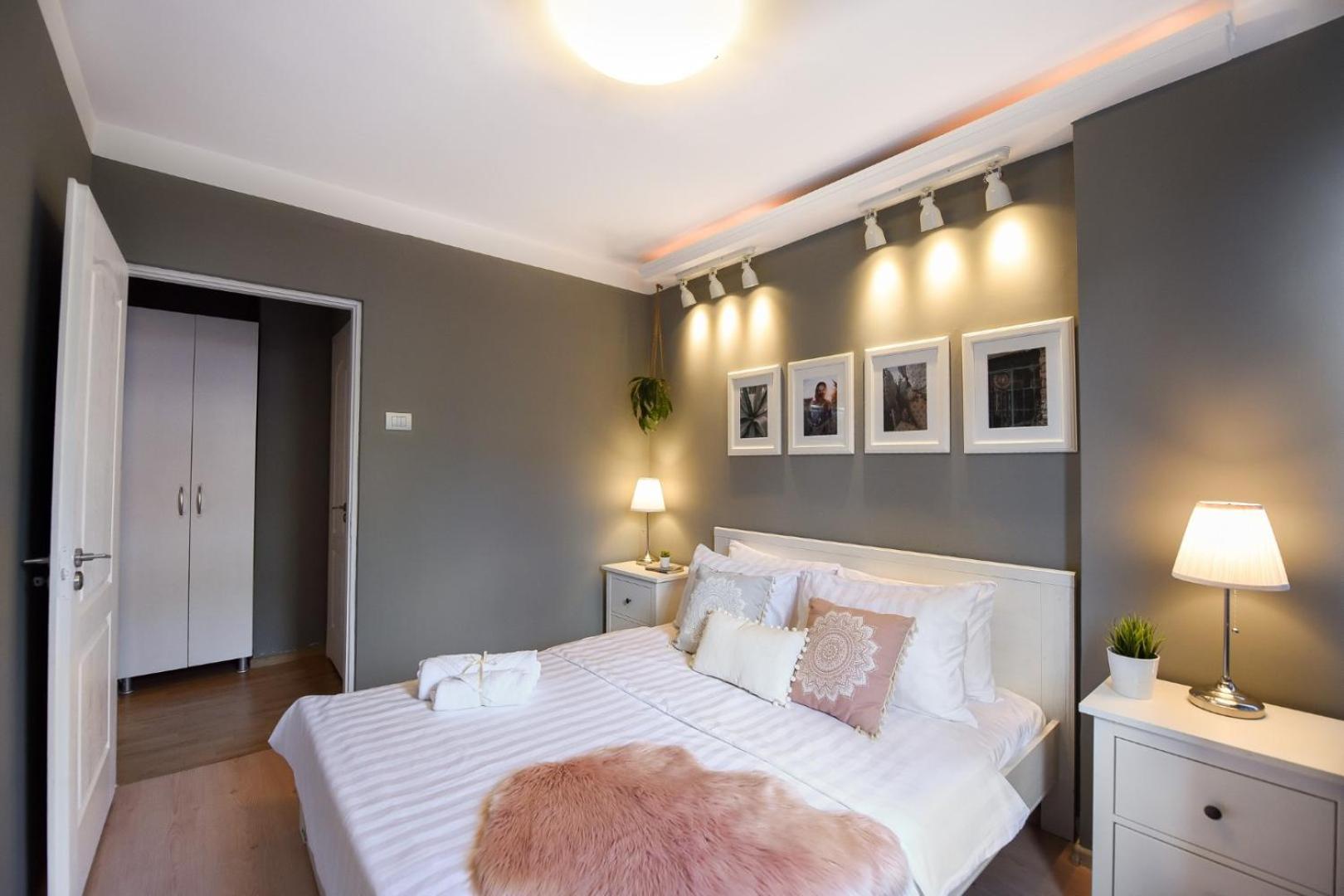 Downtown Oasis: Central Apartments With Cozy Charm Bukurešť Pokoj fotografie