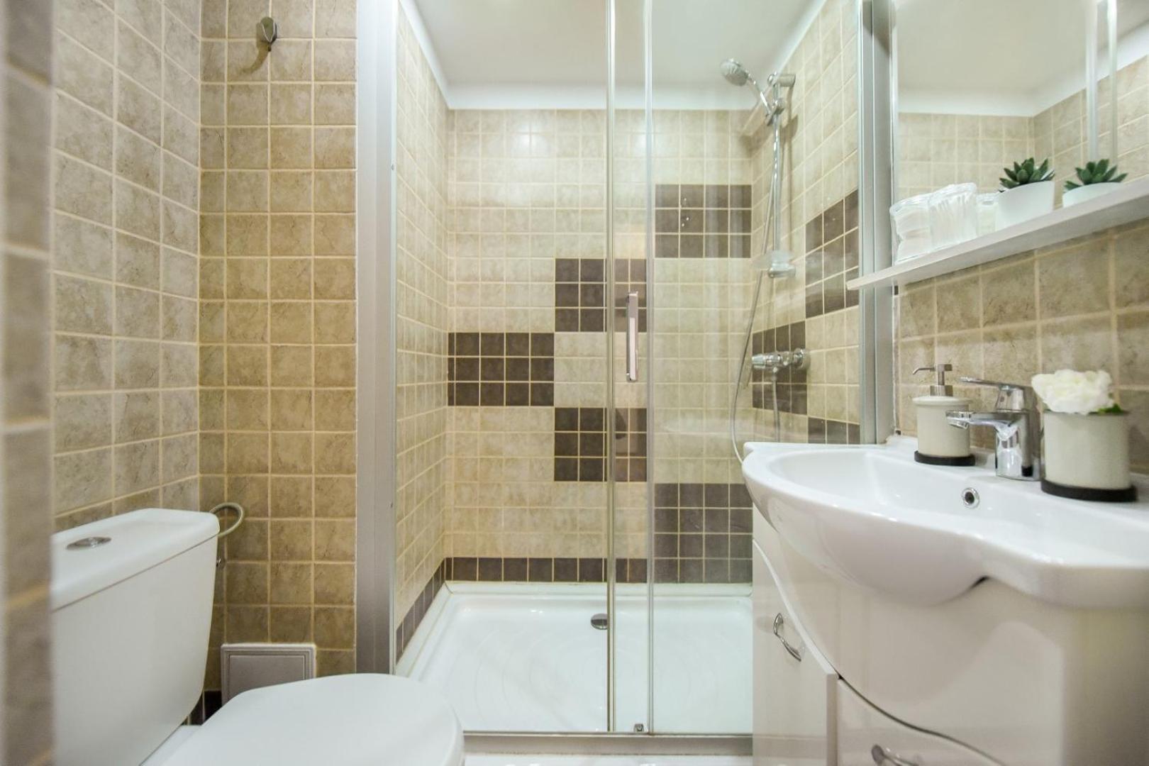 Downtown Oasis: Central Apartments With Cozy Charm Bukurešť Pokoj fotografie