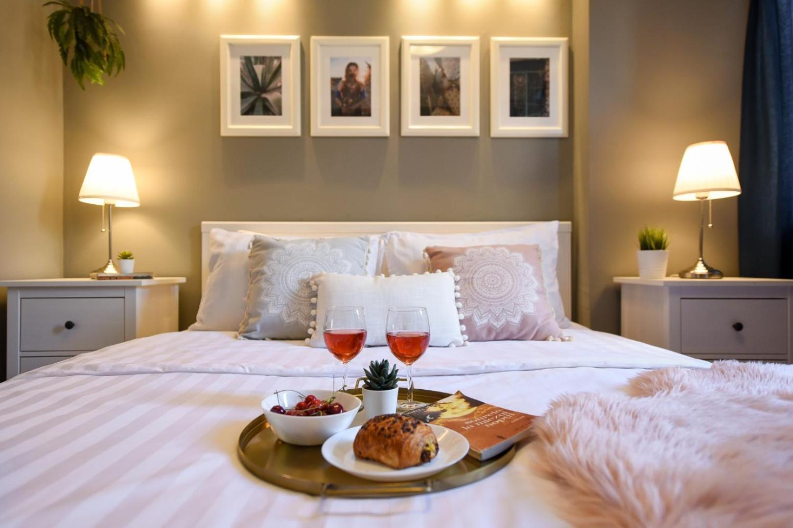 Downtown Oasis: Central Apartments With Cozy Charm Bukurešť Pokoj fotografie